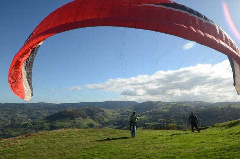 www.parapenteasturias.com